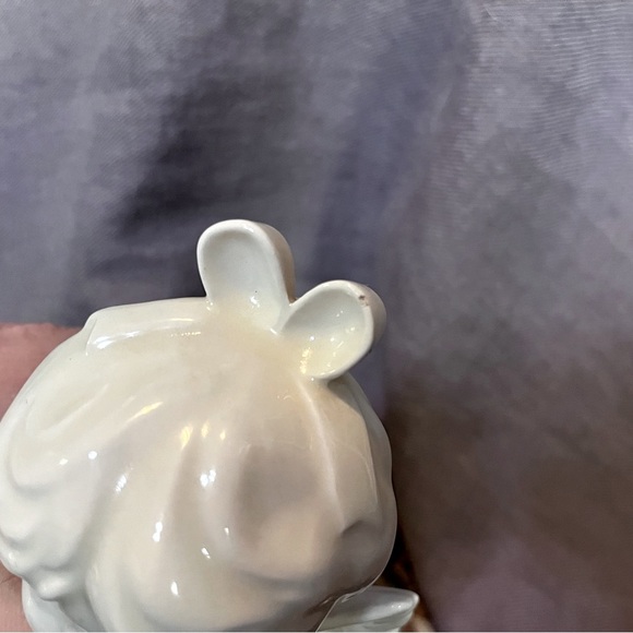 Christmas Mid Century Porcelain Kissing Angels - Picture 3 of 5